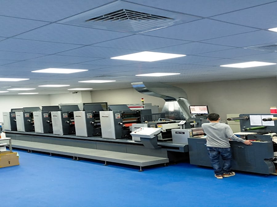 JUNQI print and packaging plant, 6C+1 offset press line in operation